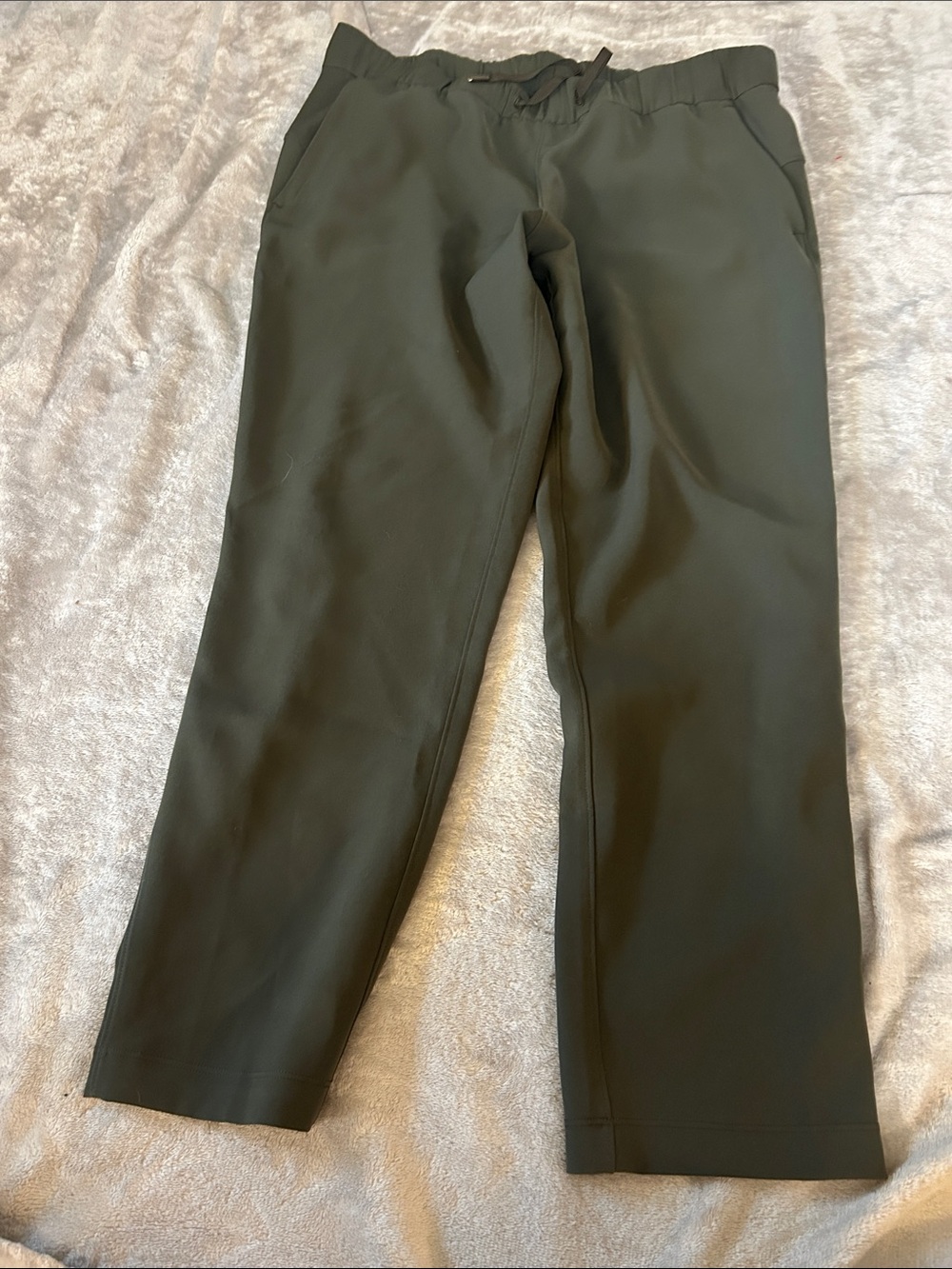 Lululemon on the fly pant in dark olive